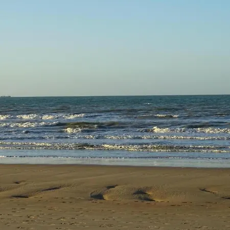 Lägenhet In Near Beach, Cleaning Included
